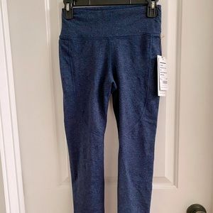 Vuori elevation performance leggings. Size small